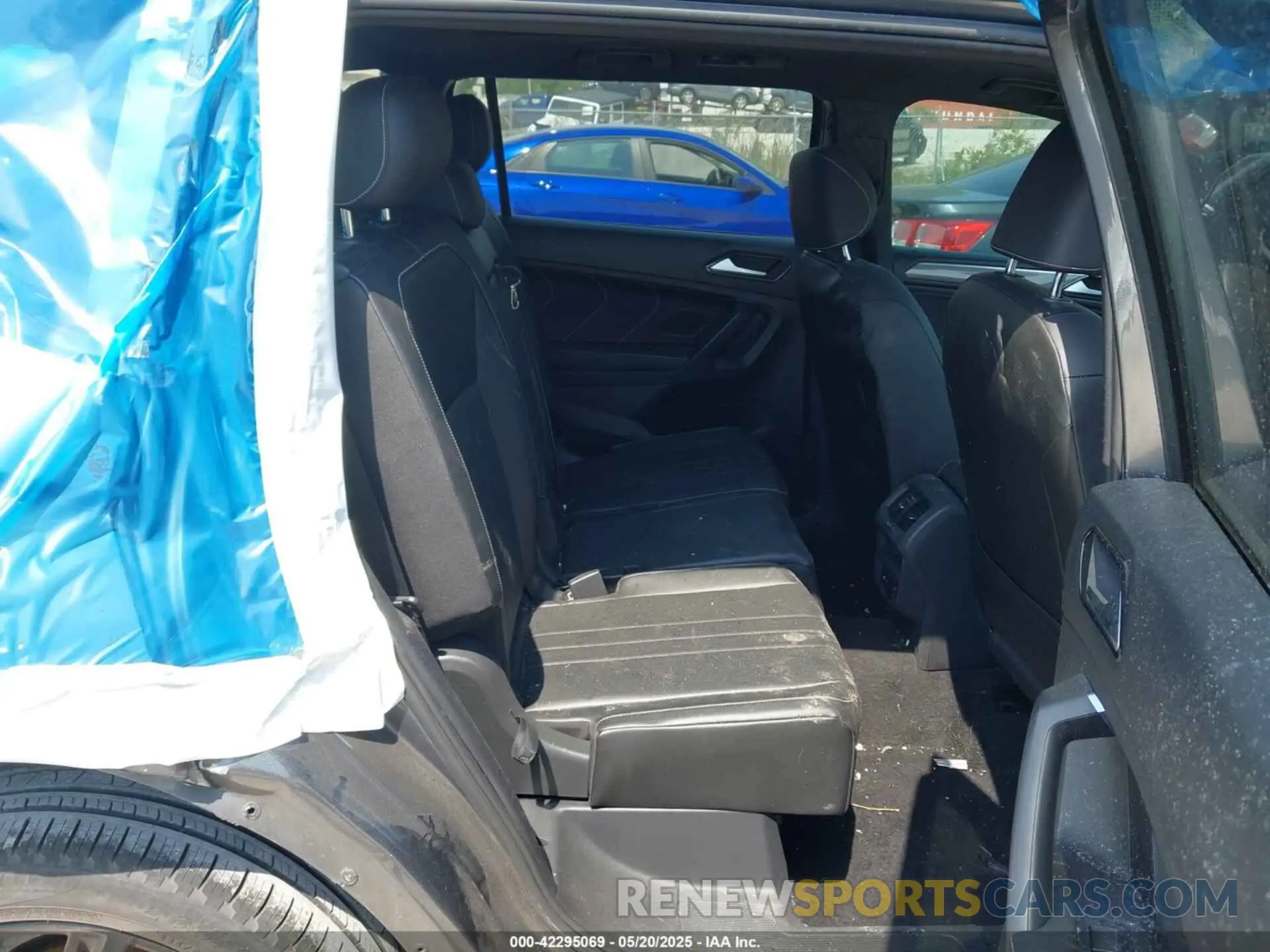 8 Photograph of a damaged car 3VVCB7AX5NM104260 VOLKSWAGEN TIGUAN 2022