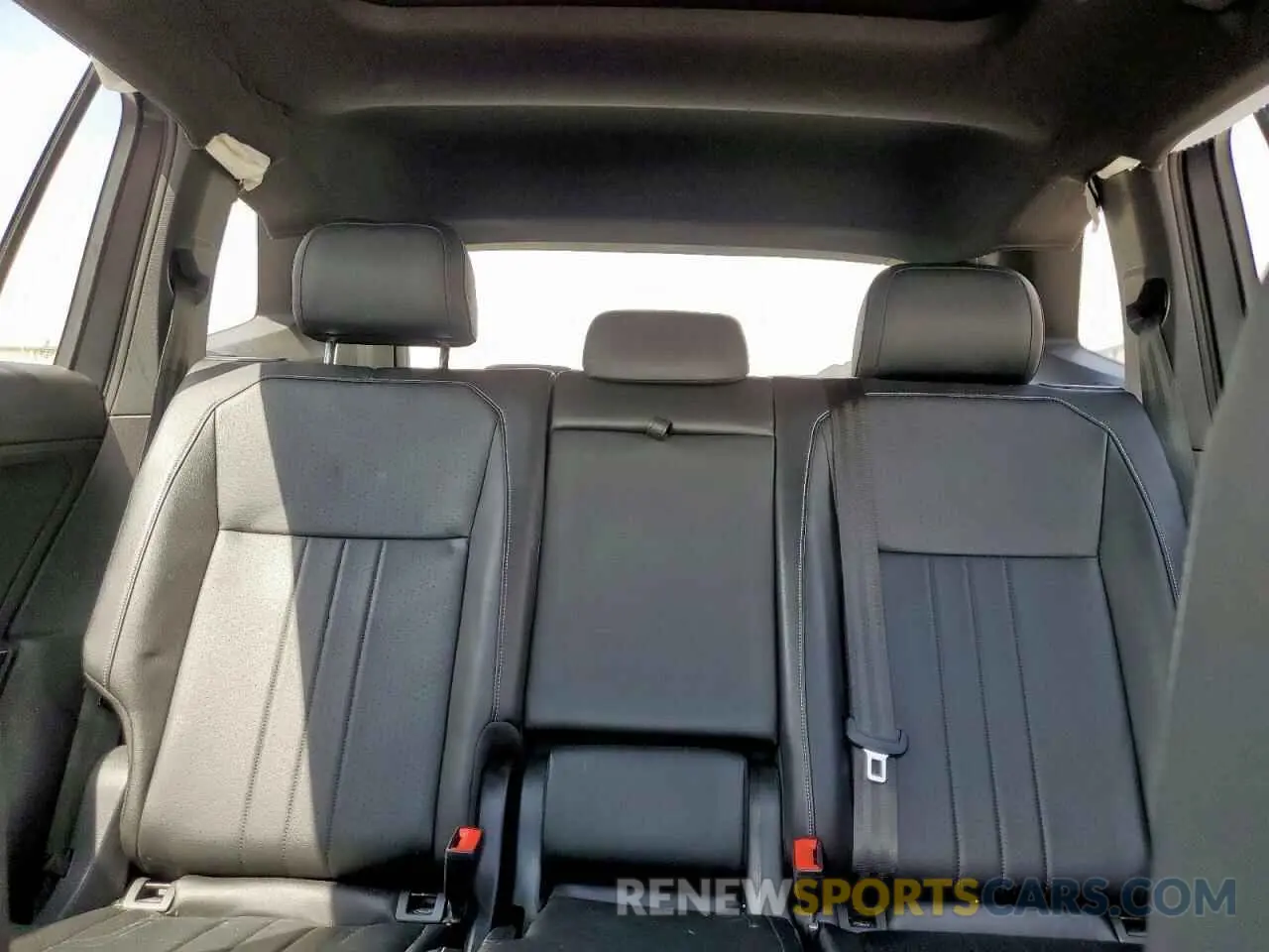 10 Photograph of a damaged car 3VVCB7AX6NM065002 VOLKSWAGEN TIGUAN 2022