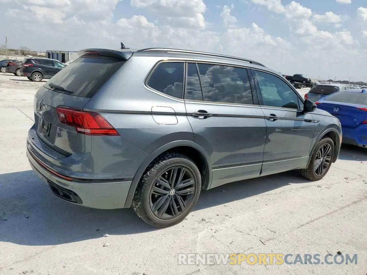 3 Photograph of a damaged car 3VVCB7AX6NM065002 VOLKSWAGEN TIGUAN 2022