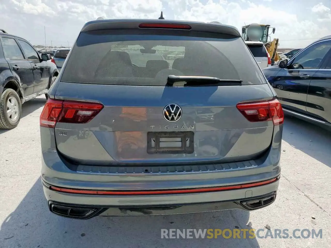 6 Photograph of a damaged car 3VVCB7AX6NM065002 VOLKSWAGEN TIGUAN 2022