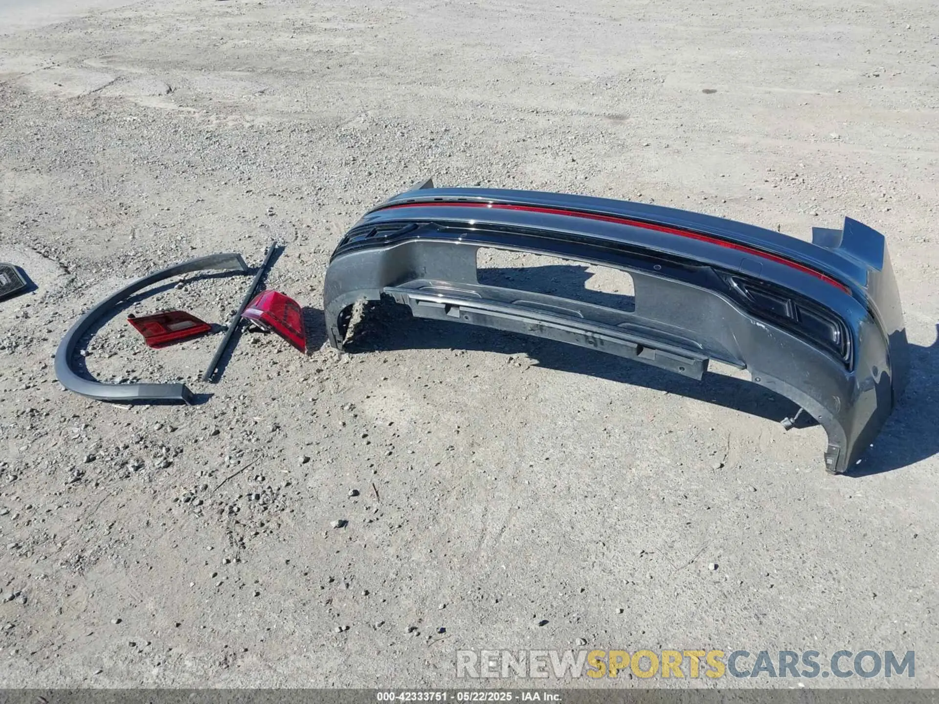 12 Photograph of a damaged car 3VVCB7AX6NM074394 VOLKSWAGEN TIGUAN 2022