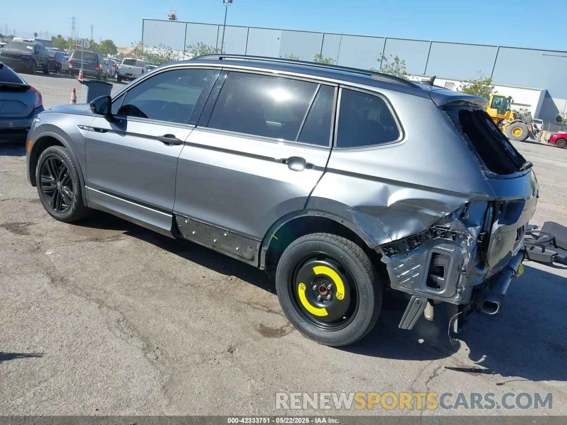 3 Photograph of a damaged car 3VVCB7AX6NM074394 VOLKSWAGEN TIGUAN 2022