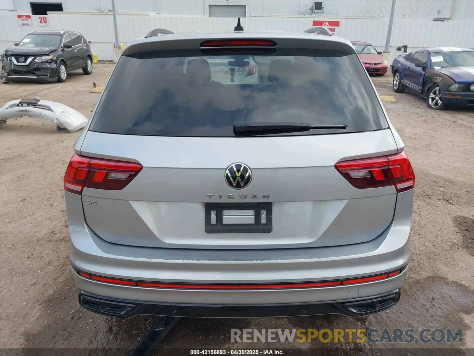 16 Photograph of a damaged car 3VVCB7AX6NM075609 VOLKSWAGEN TIGUAN 2022