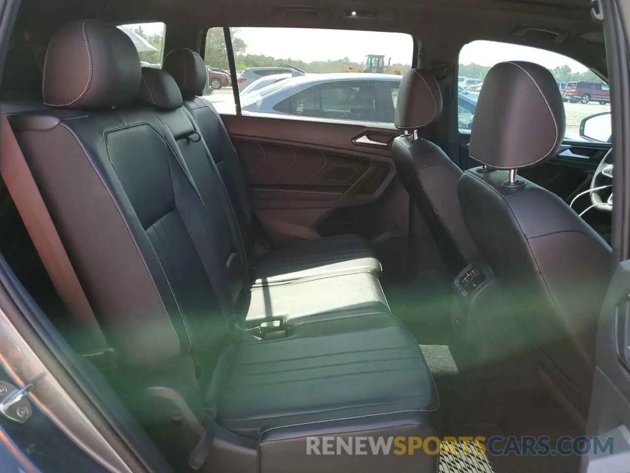 11 Photograph of a damaged car 3VVCB7AX6NM081880 VOLKSWAGEN TIGUAN 2022