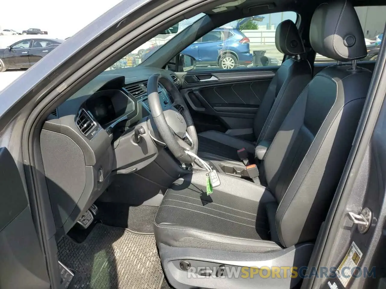 7 Photograph of a damaged car 3VVCB7AX6NM081880 VOLKSWAGEN TIGUAN 2022