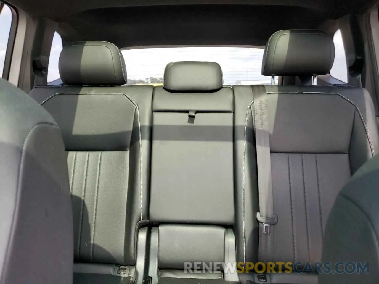 10 Photograph of a damaged car 3VVCB7AX6NM140264 VOLKSWAGEN TIGUAN 2022