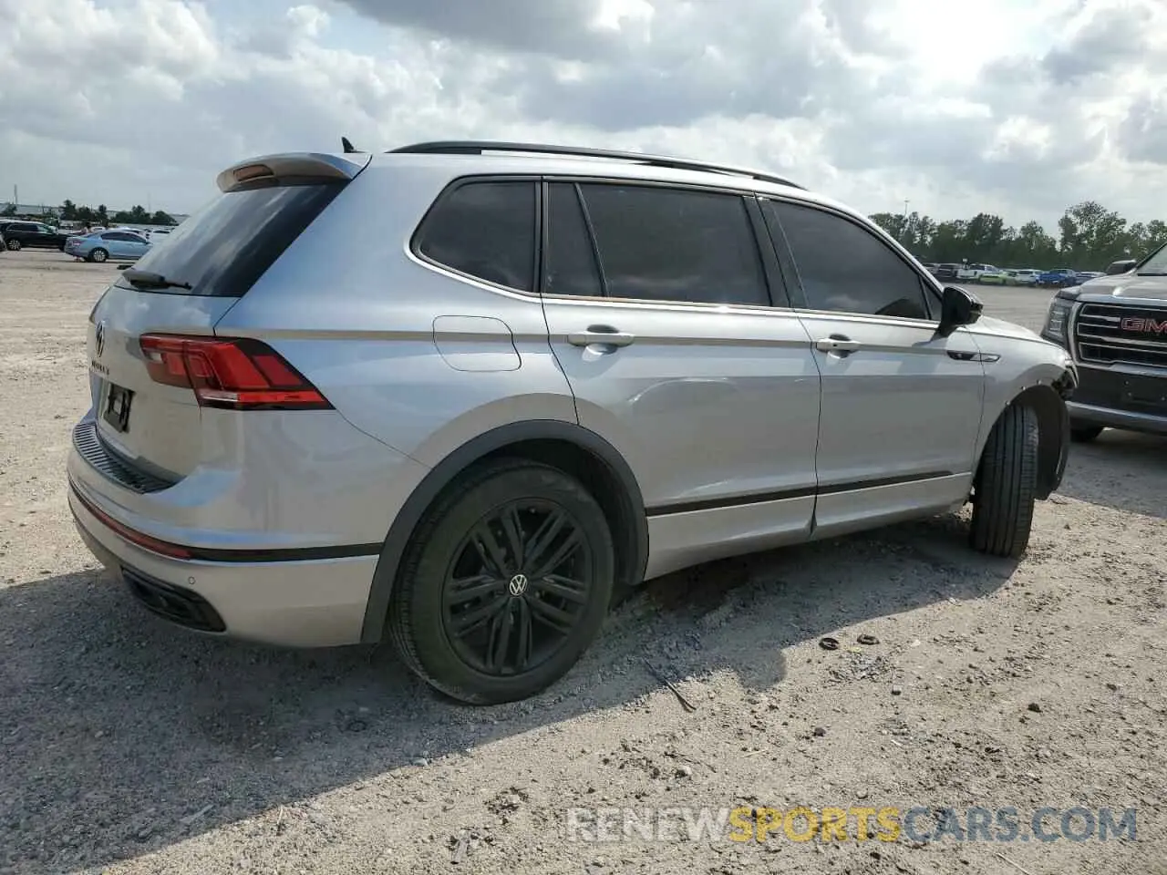 3 Photograph of a damaged car 3VVCB7AX6NM140264 VOLKSWAGEN TIGUAN 2022
