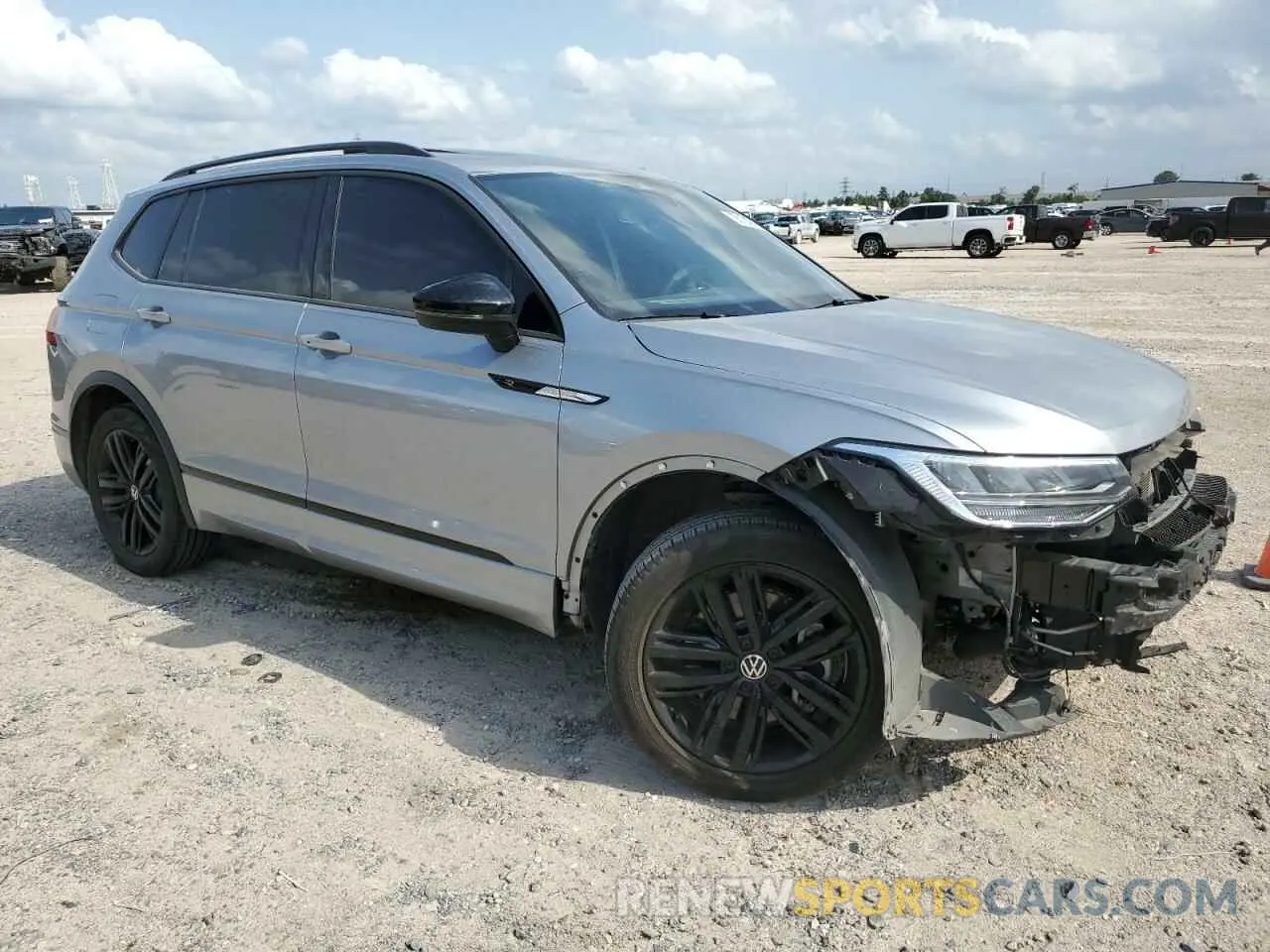 4 Photograph of a damaged car 3VVCB7AX6NM140264 VOLKSWAGEN TIGUAN 2022