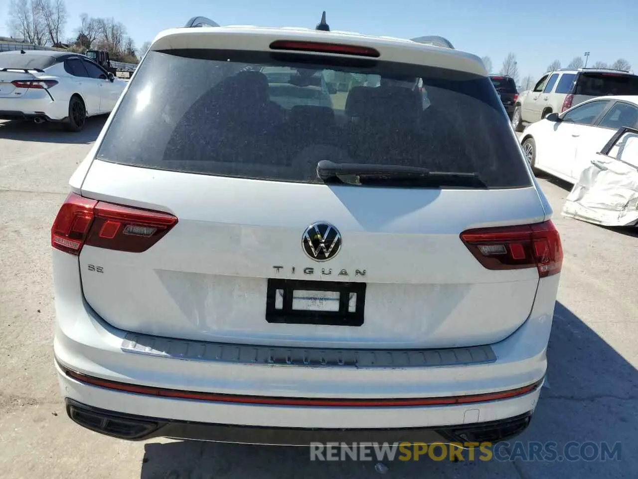 6 Photograph of a damaged car 3VVCB7AX7NM058155 VOLKSWAGEN TIGUAN 2022