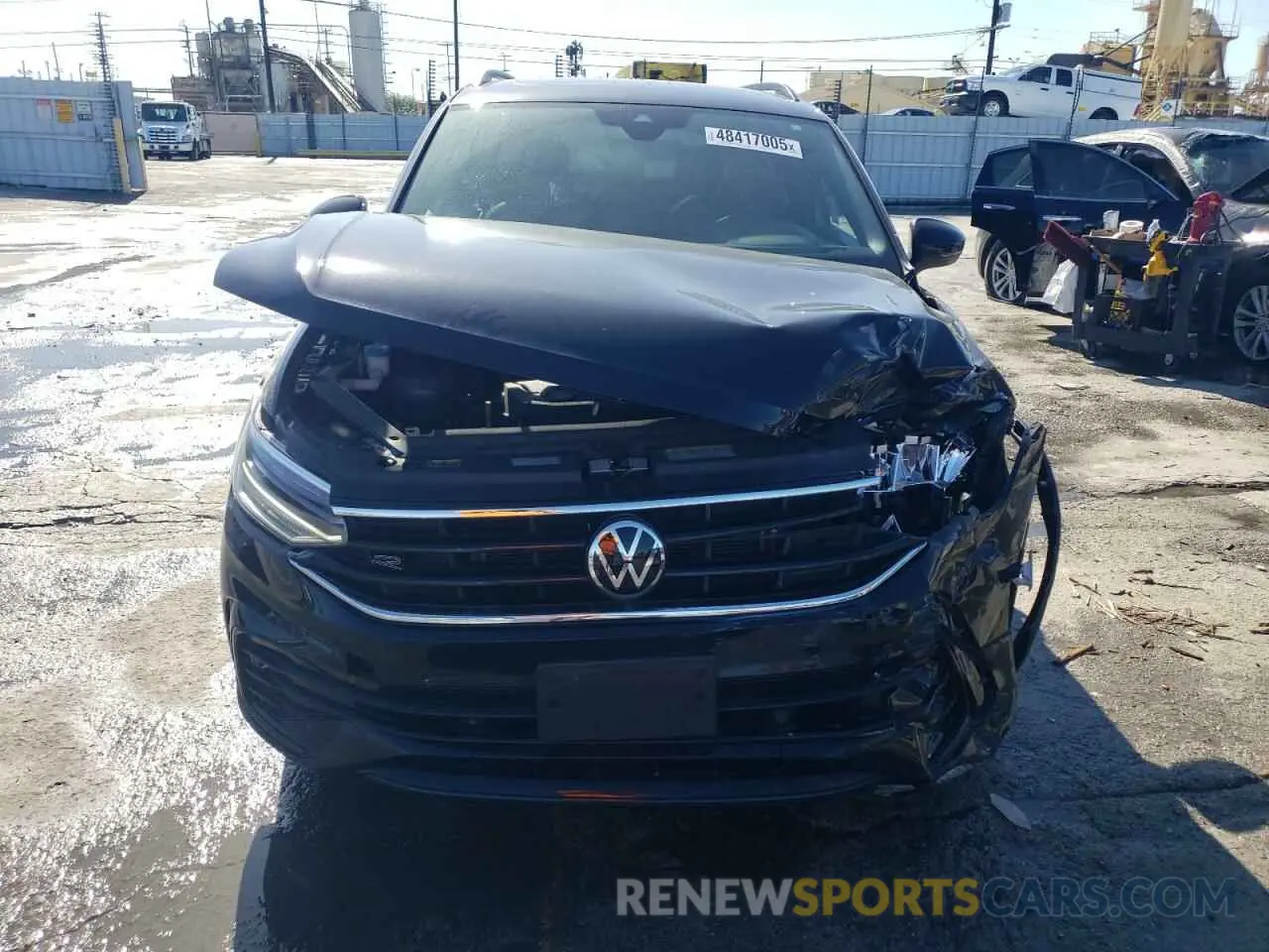 5 Photograph of a damaged car 3VVCB7AX7NM098459 VOLKSWAGEN TIGUAN 2022