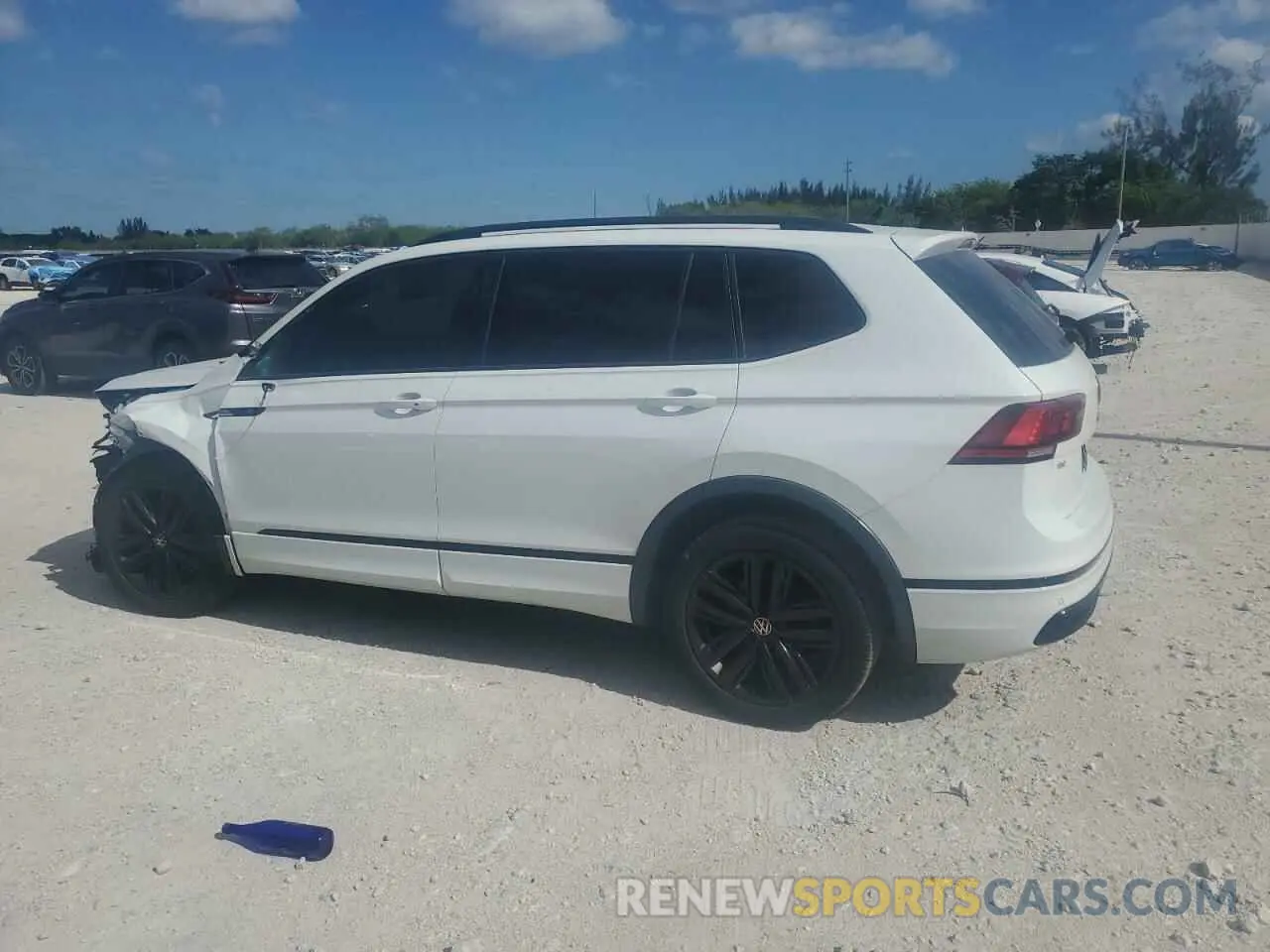 2 Photograph of a damaged car 3VVCB7AX8NM009403 VOLKSWAGEN TIGUAN 2022