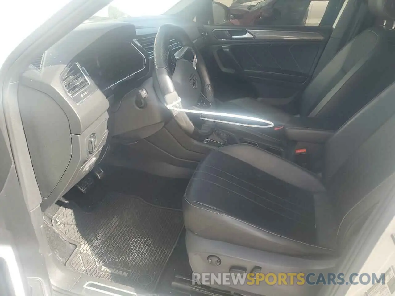 7 Photograph of a damaged car 3VVCB7AX8NM009403 VOLKSWAGEN TIGUAN 2022