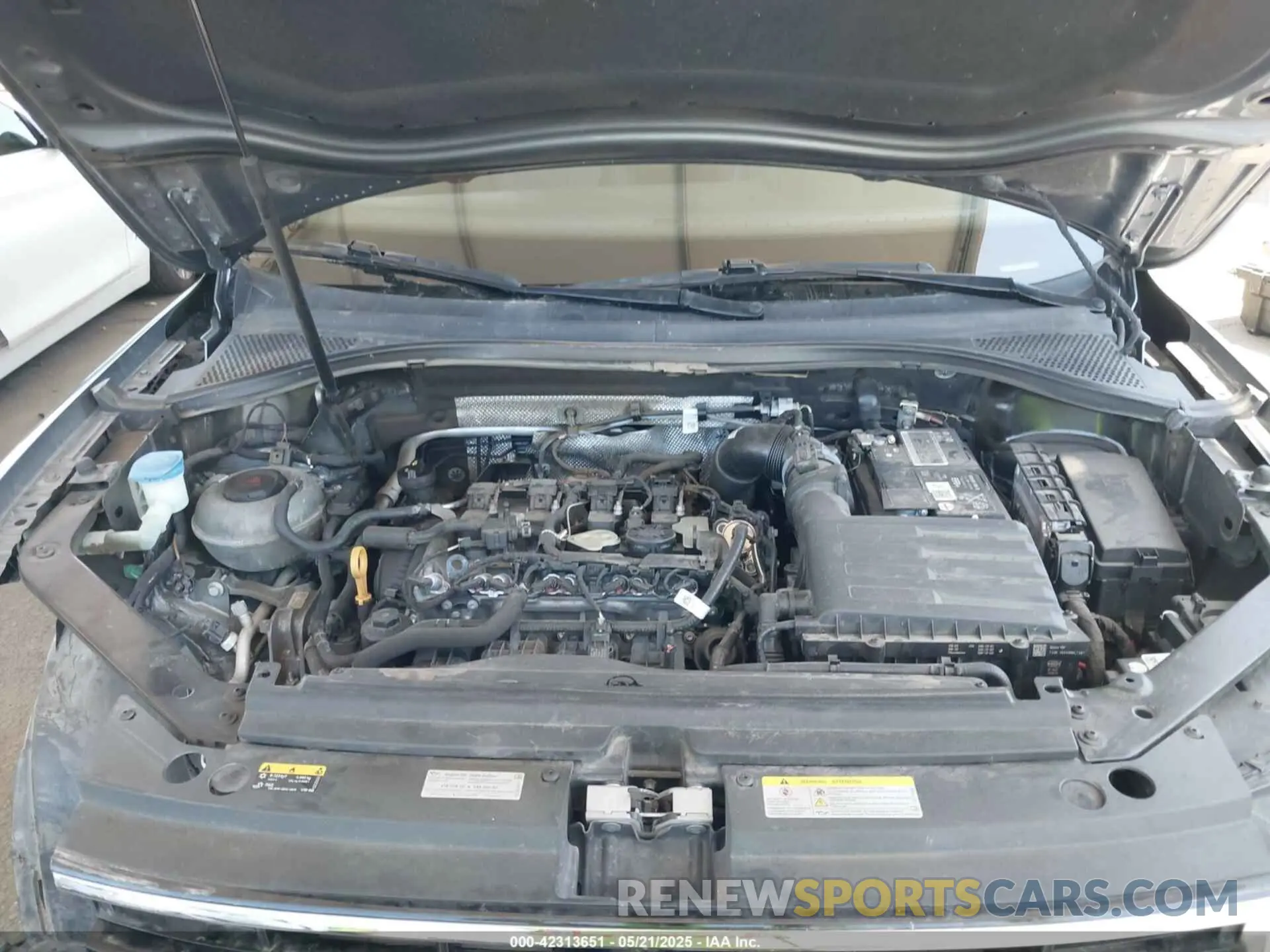 10 Photograph of a damaged car 3VVCB7AX8NM039730 VOLKSWAGEN TIGUAN 2022