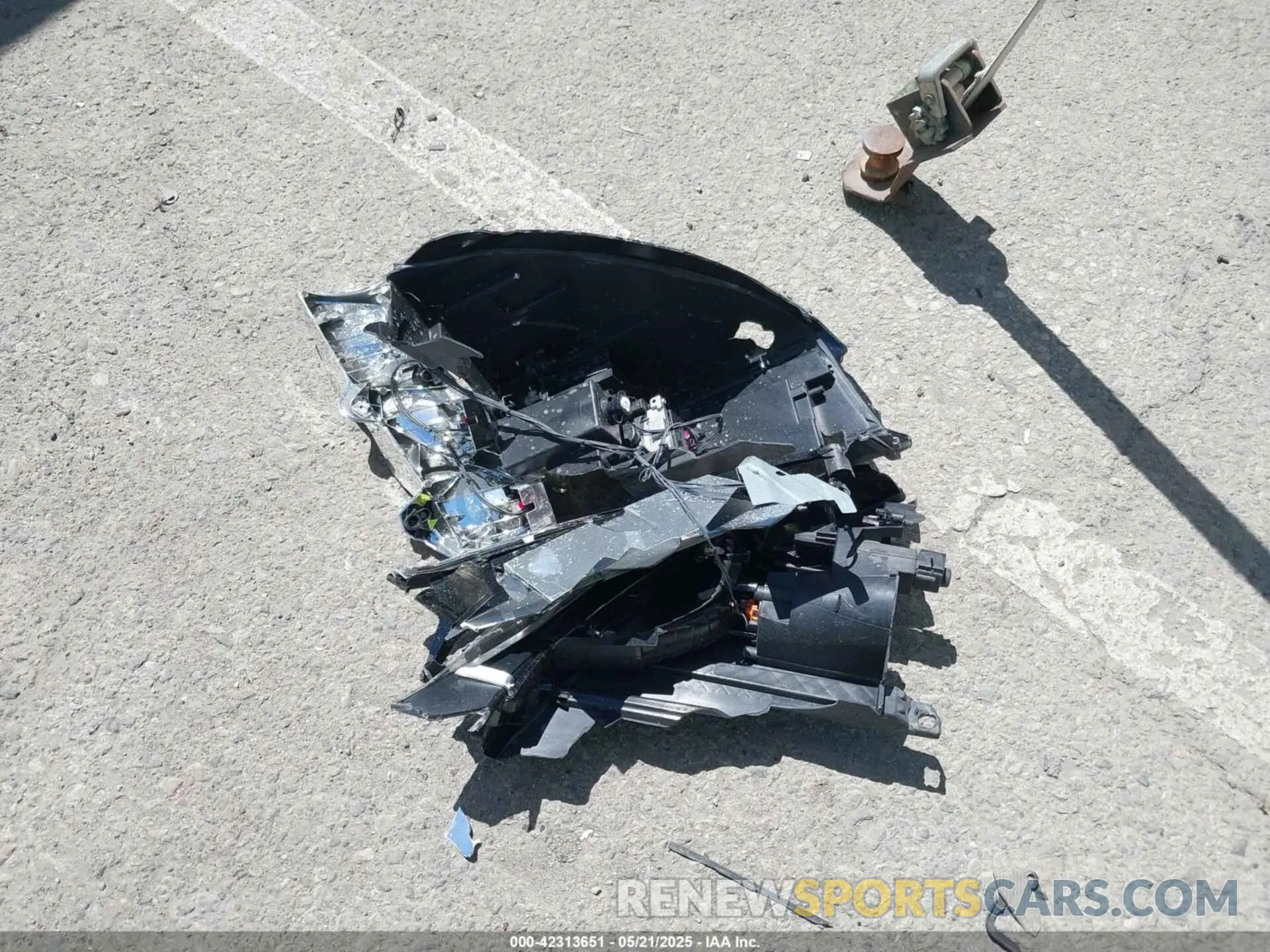 12 Photograph of a damaged car 3VVCB7AX8NM039730 VOLKSWAGEN TIGUAN 2022