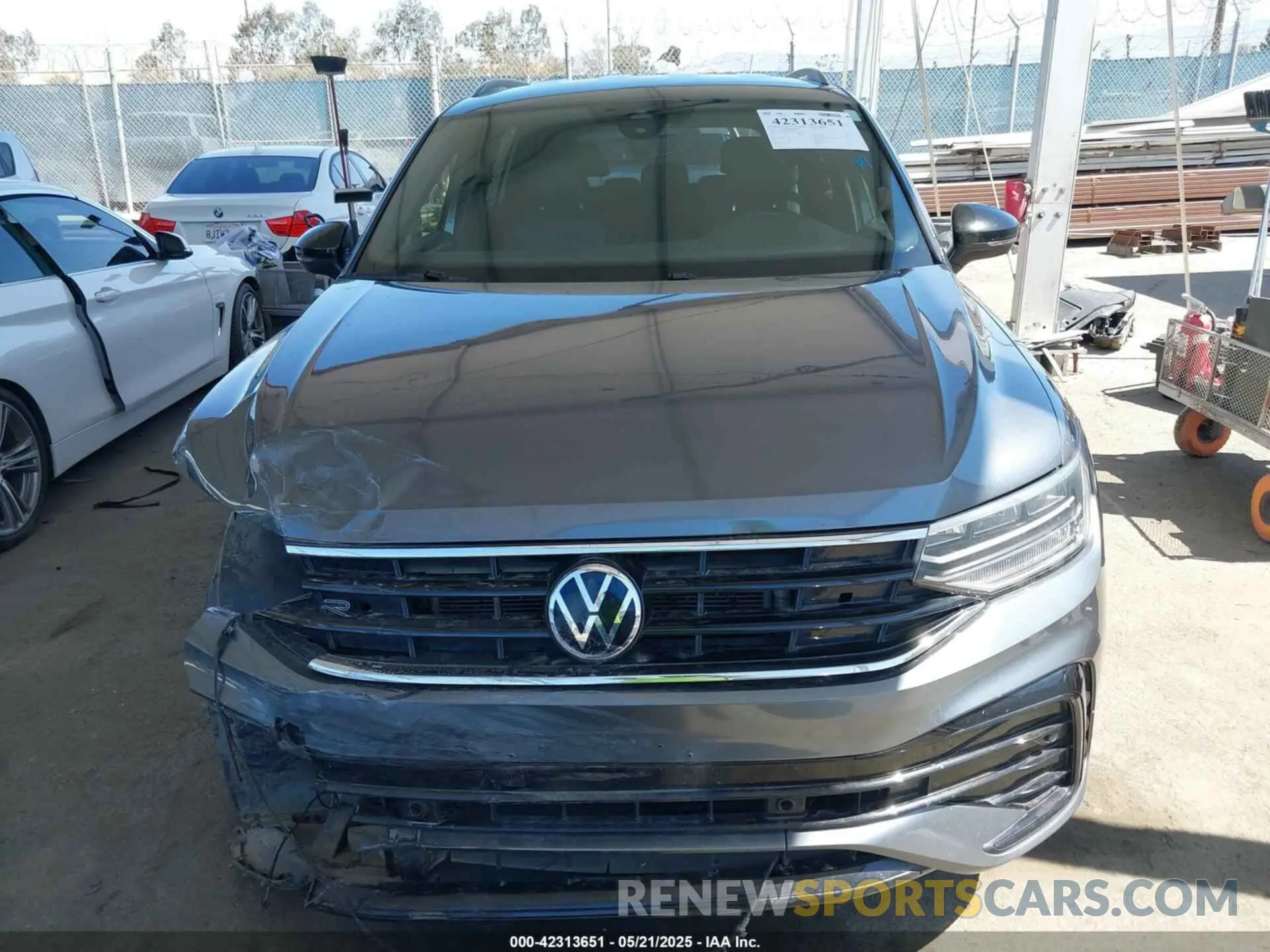 13 Photograph of a damaged car 3VVCB7AX8NM039730 VOLKSWAGEN TIGUAN 2022