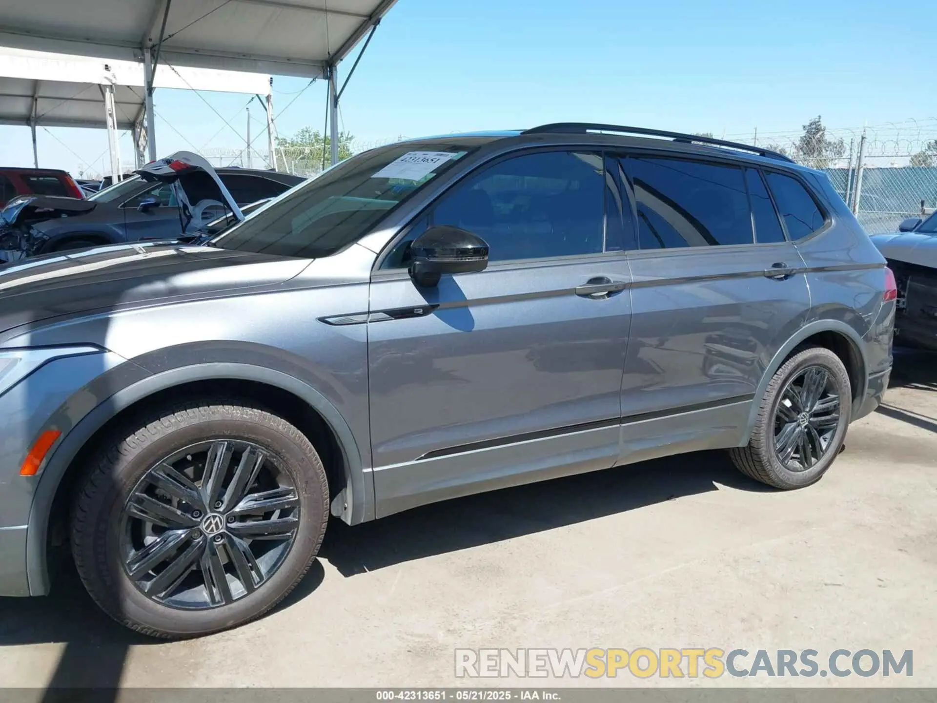 15 Photograph of a damaged car 3VVCB7AX8NM039730 VOLKSWAGEN TIGUAN 2022