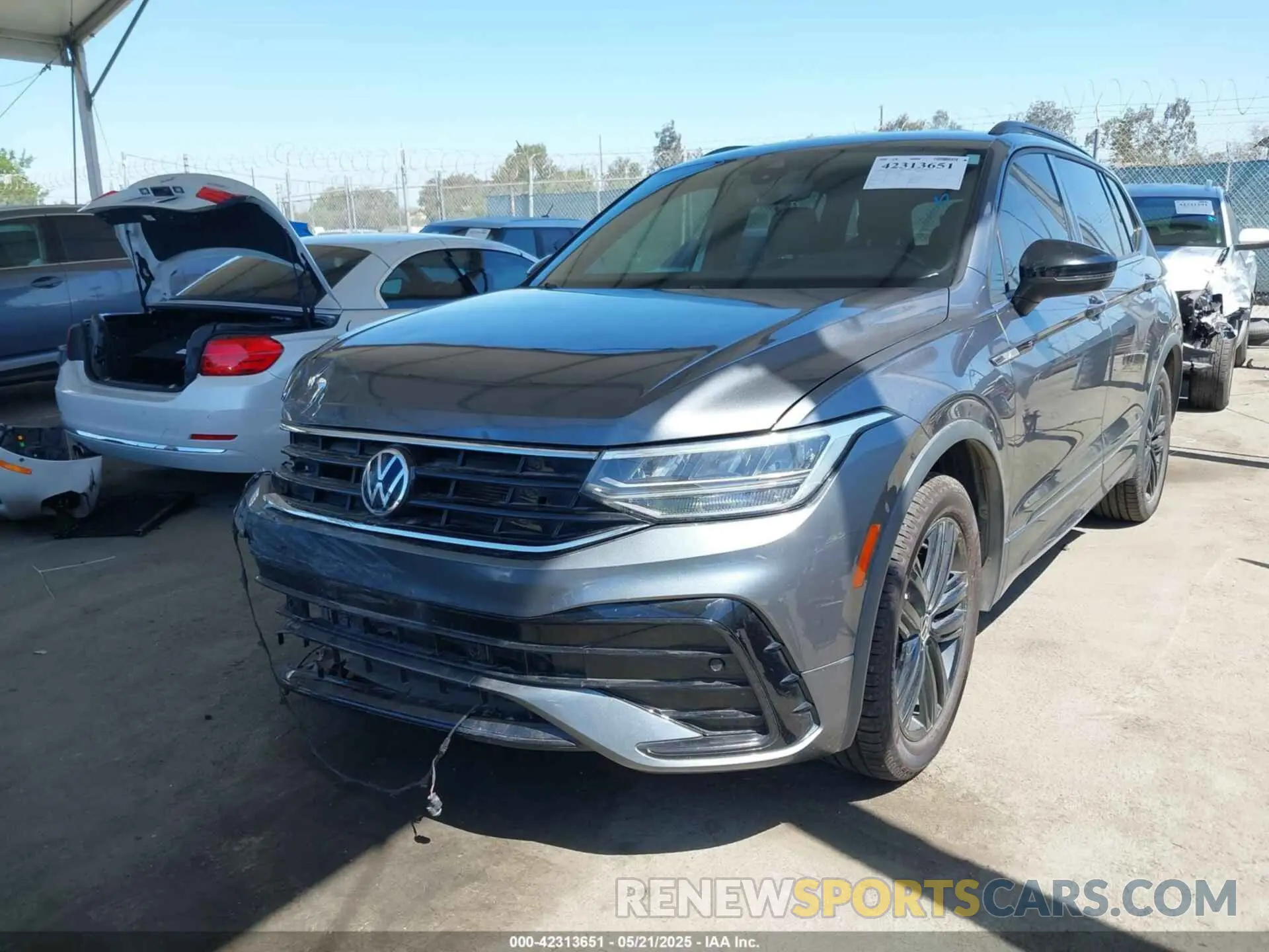 2 Photograph of a damaged car 3VVCB7AX8NM039730 VOLKSWAGEN TIGUAN 2022