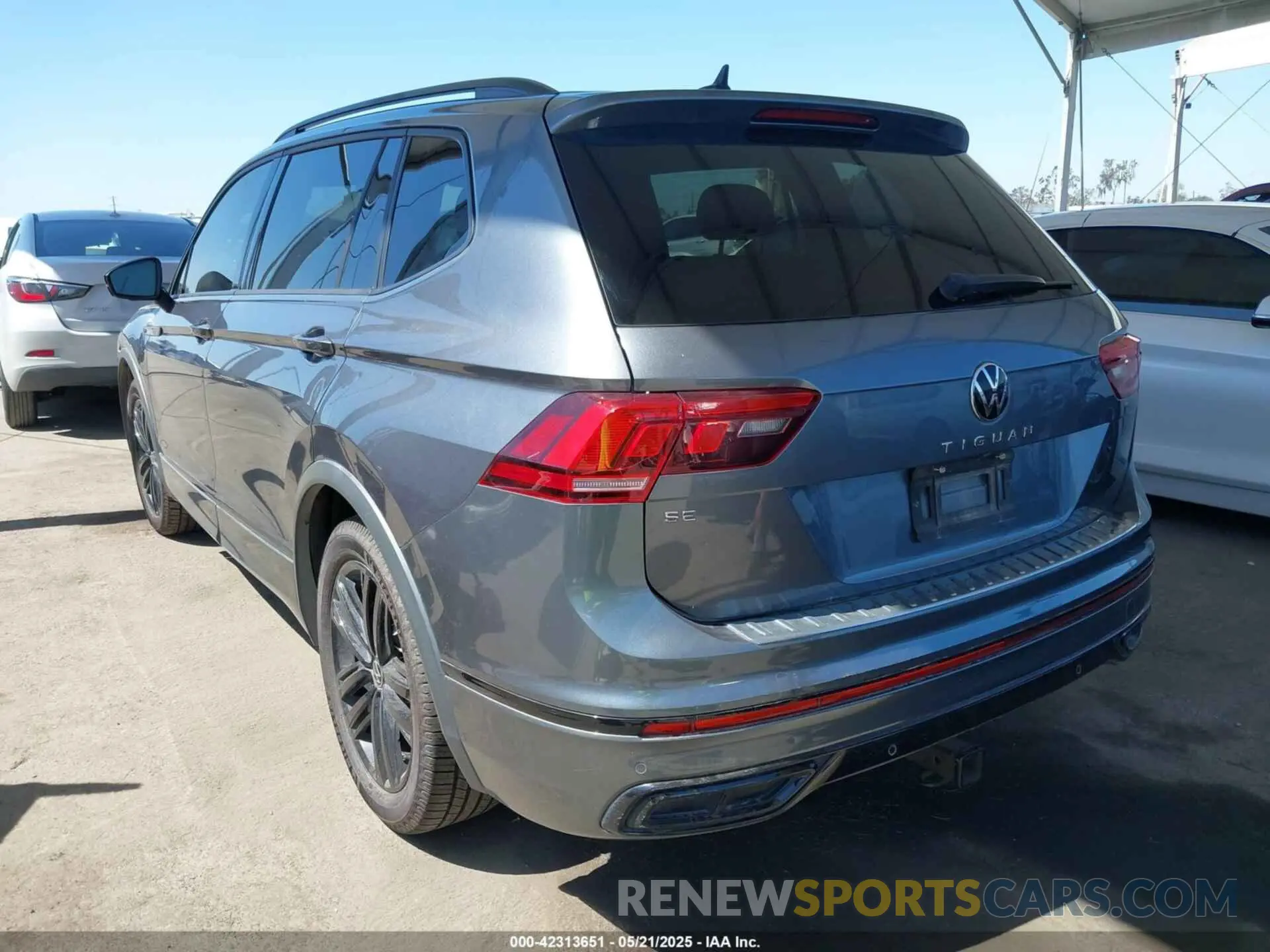 3 Photograph of a damaged car 3VVCB7AX8NM039730 VOLKSWAGEN TIGUAN 2022