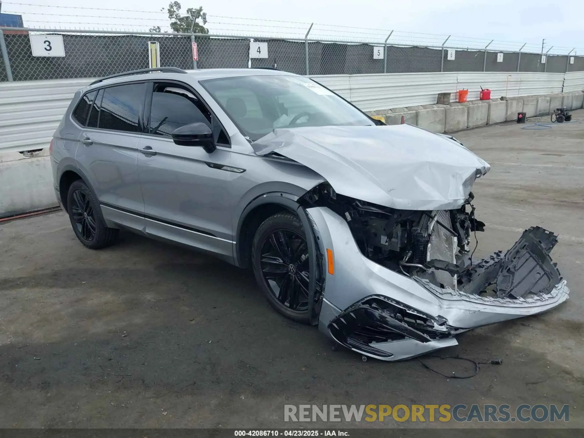 1 Photograph of a damaged car 3VVCB7AX8NM162878 VOLKSWAGEN TIGUAN 2022