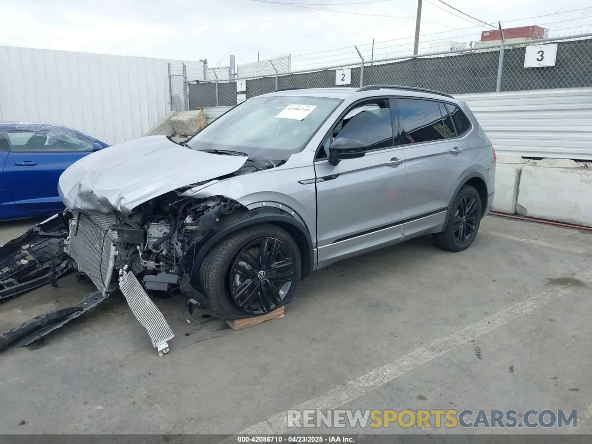 2 Photograph of a damaged car 3VVCB7AX8NM162878 VOLKSWAGEN TIGUAN 2022