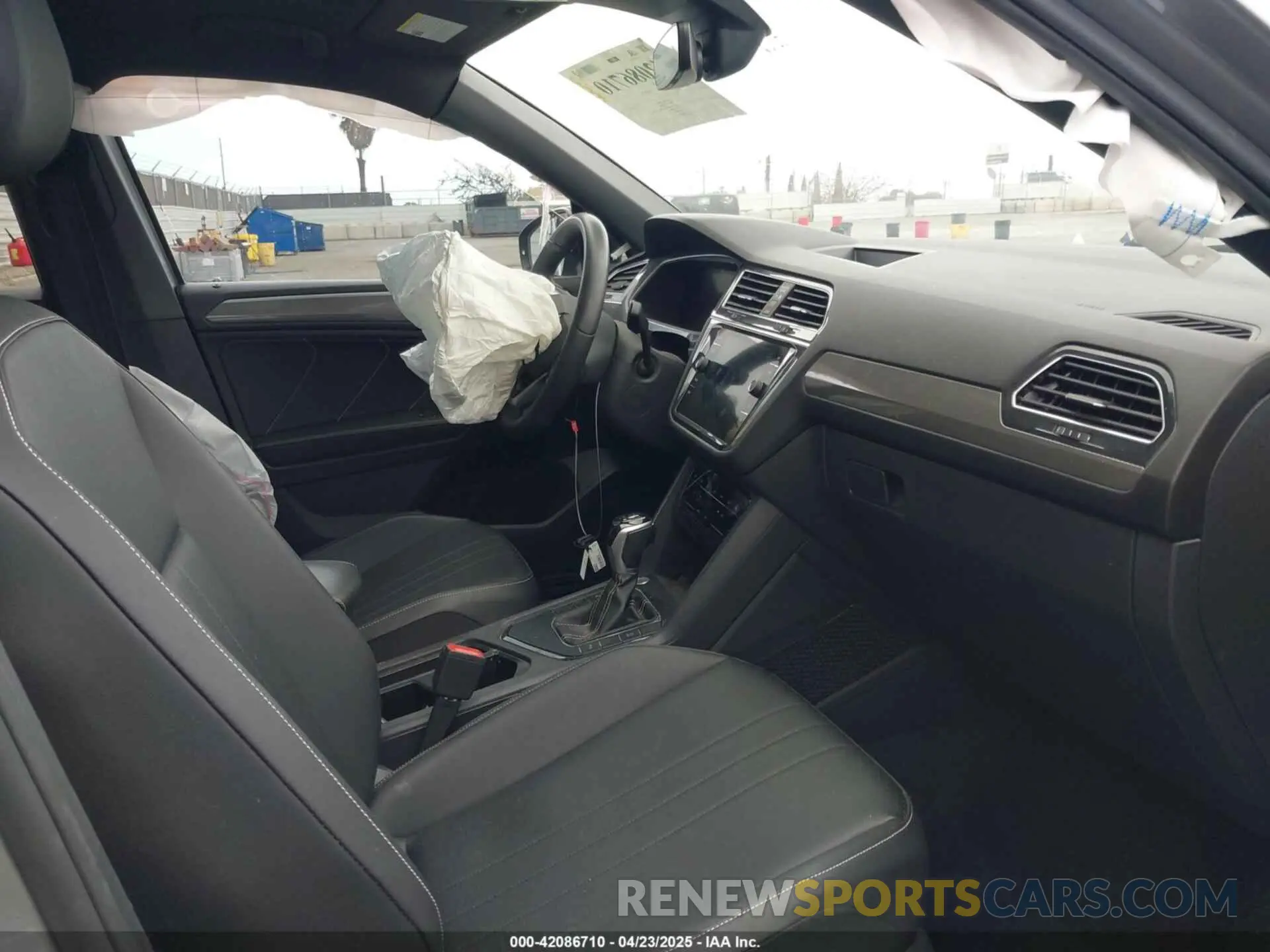 5 Photograph of a damaged car 3VVCB7AX8NM162878 VOLKSWAGEN TIGUAN 2022