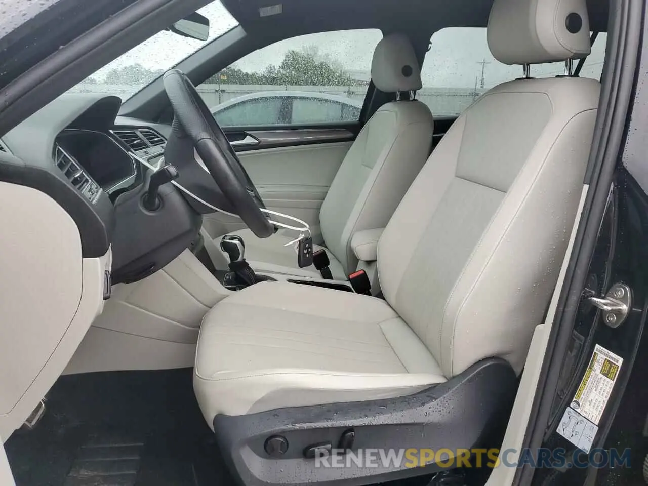 7 Photograph of a damaged car 3VVCB7AX9NM054396 VOLKSWAGEN TIGUAN 2022