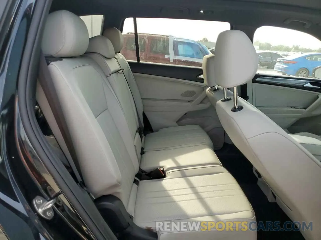 11 Photograph of a damaged car 3VVCB7AX9NM099855 VOLKSWAGEN TIGUAN 2022