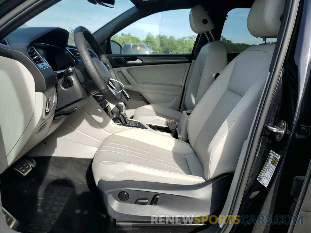 7 Photograph of a damaged car 3VVCB7AX9NM099855 VOLKSWAGEN TIGUAN 2022