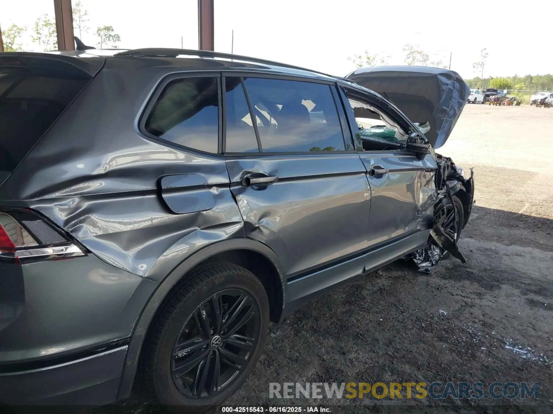 6 Photograph of a damaged car 3VVCB7AXXNM091425 VOLKSWAGEN TIGUAN 2022