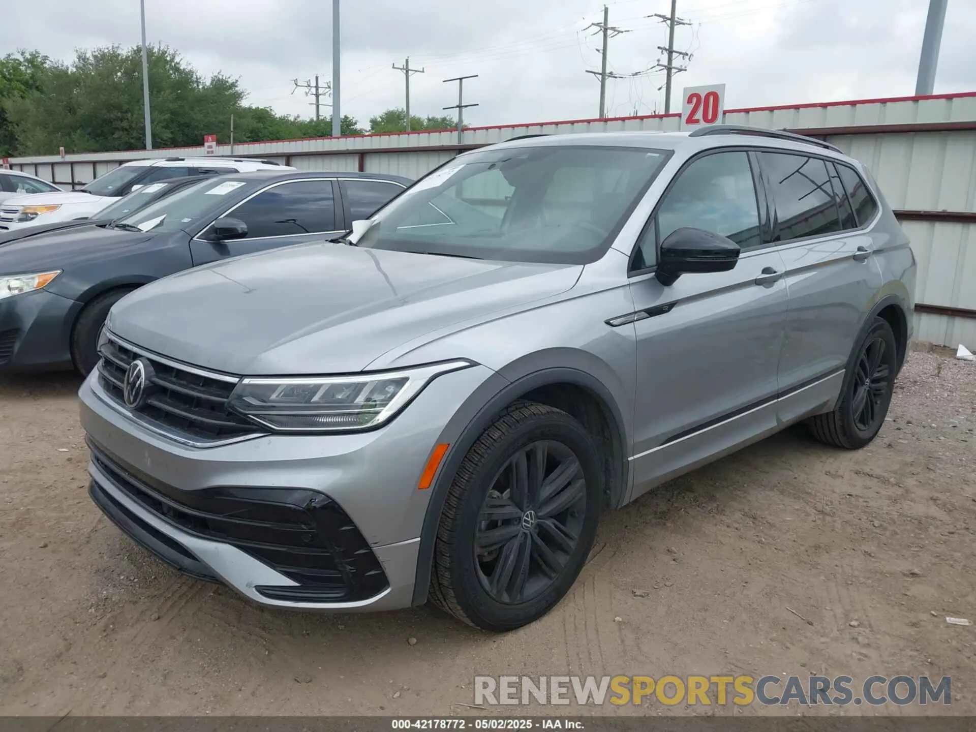 2 Photograph of a damaged car 3VVCB7AXXNM165748 VOLKSWAGEN TIGUAN 2022