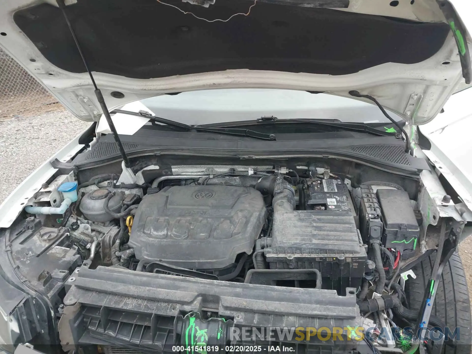 10 Photograph of a damaged car 3VV2B7AX8PM062519 VOLKSWAGEN TIGUAN 2023