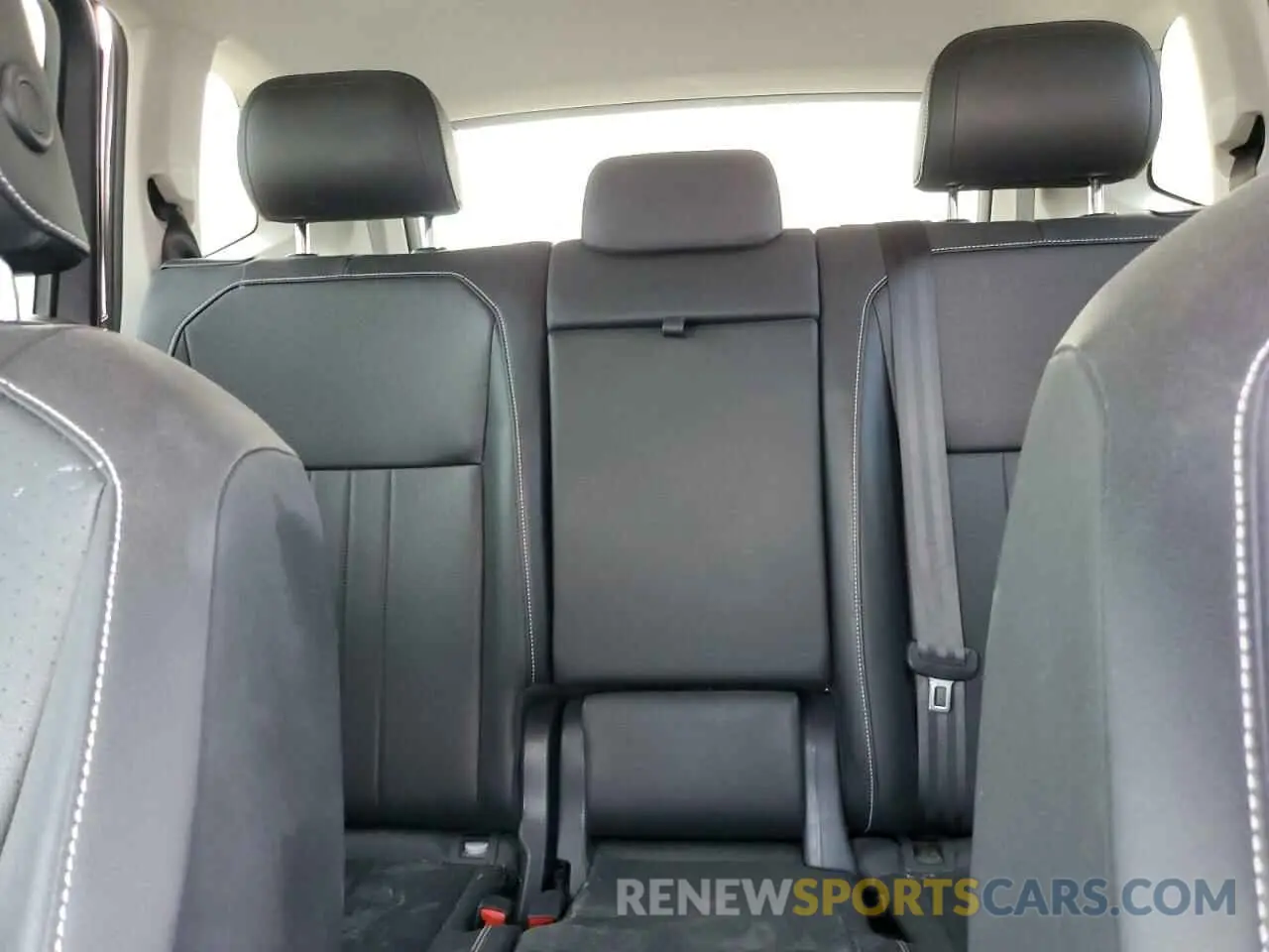 10 Photograph of a damaged car 3VV3B7AX0PM054872 VOLKSWAGEN TIGUAN 2023