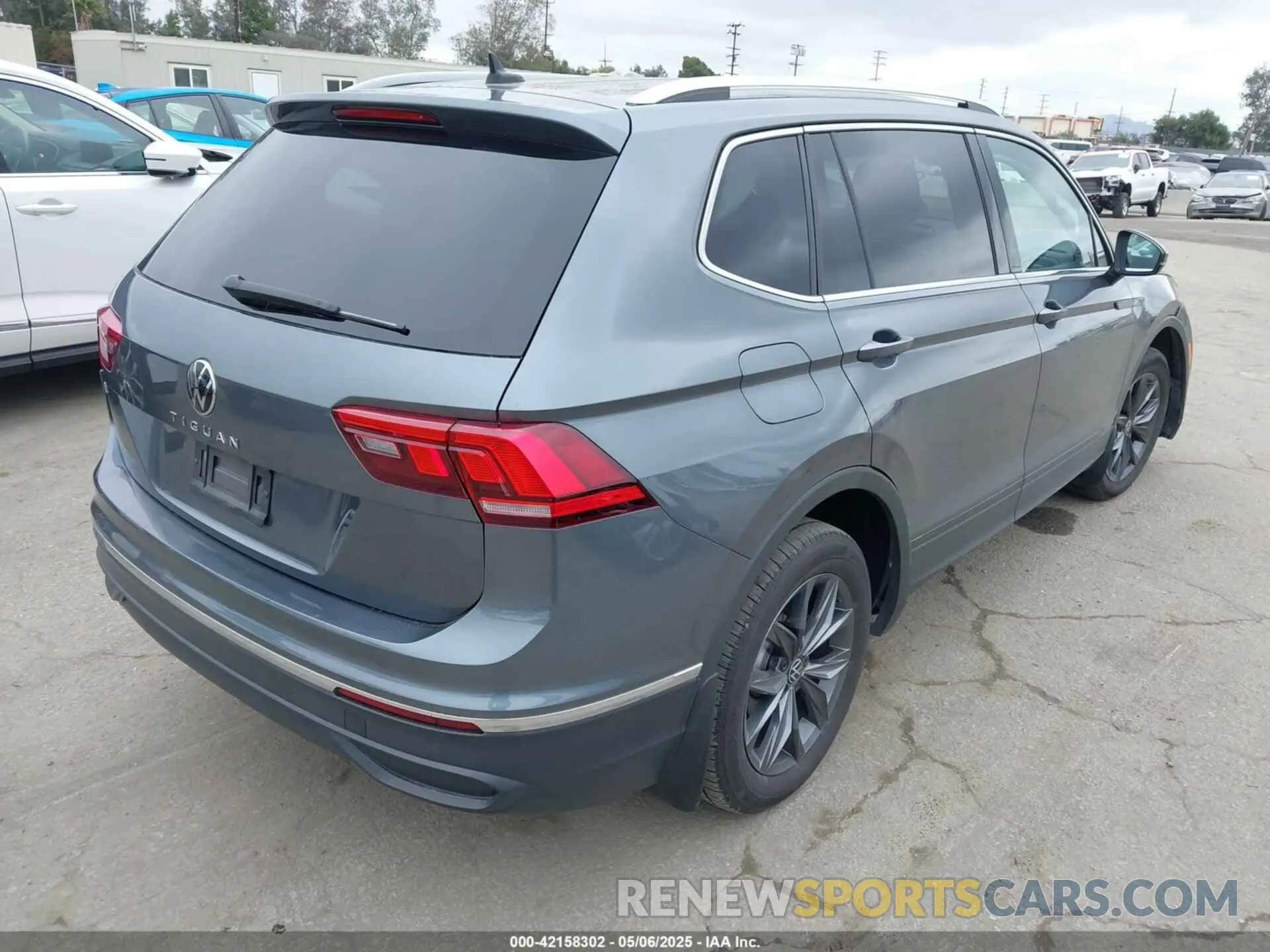 4 Photograph of a damaged car 3VV3B7AX0PM130980 VOLKSWAGEN TIGUAN 2023