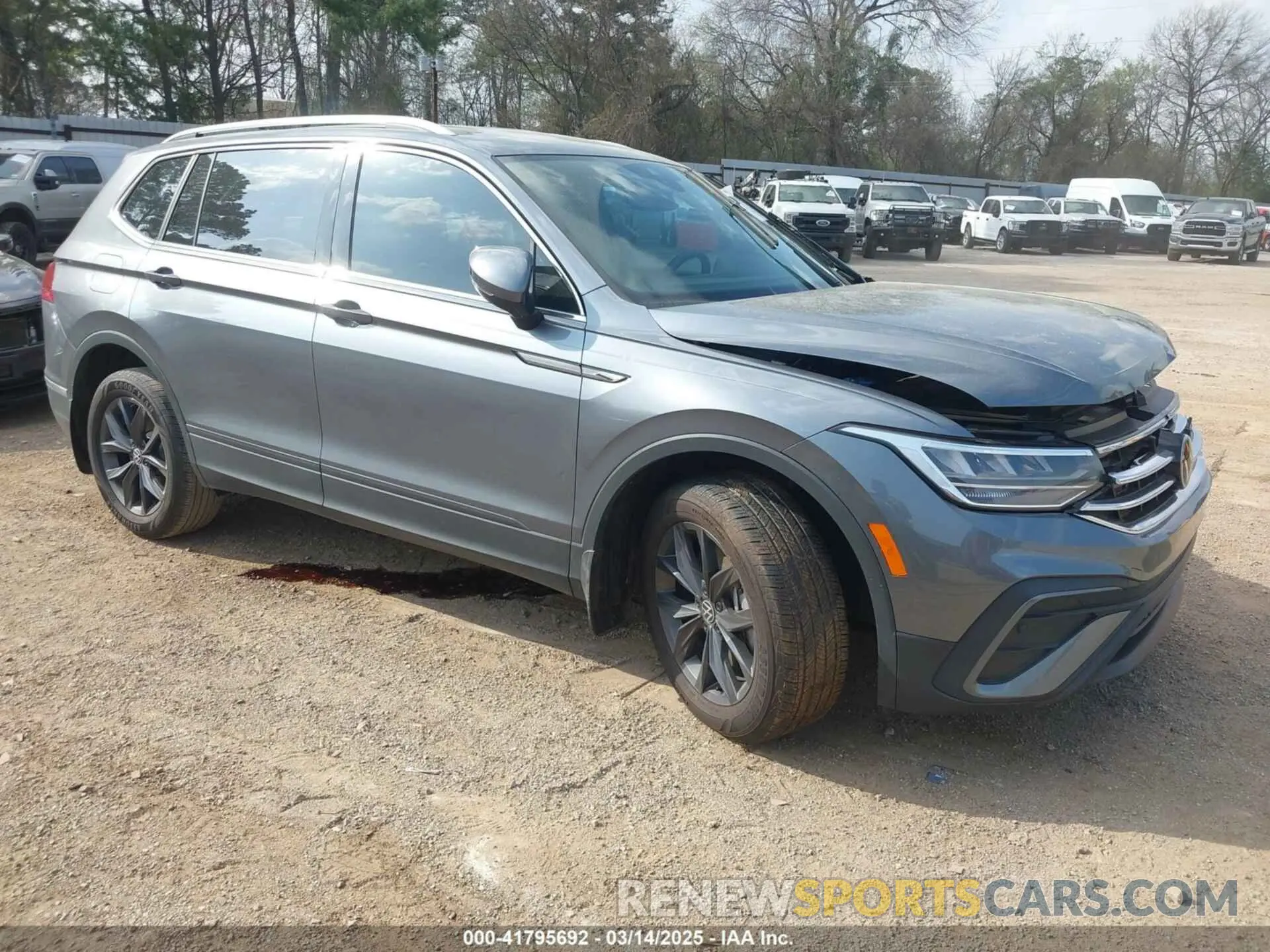1 Photograph of a damaged car 3VV3B7AX1PM082647 VOLKSWAGEN TIGUAN 2023