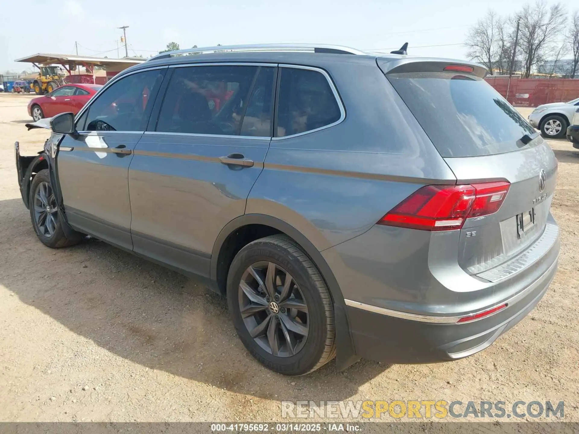 3 Photograph of a damaged car 3VV3B7AX1PM082647 VOLKSWAGEN TIGUAN 2023