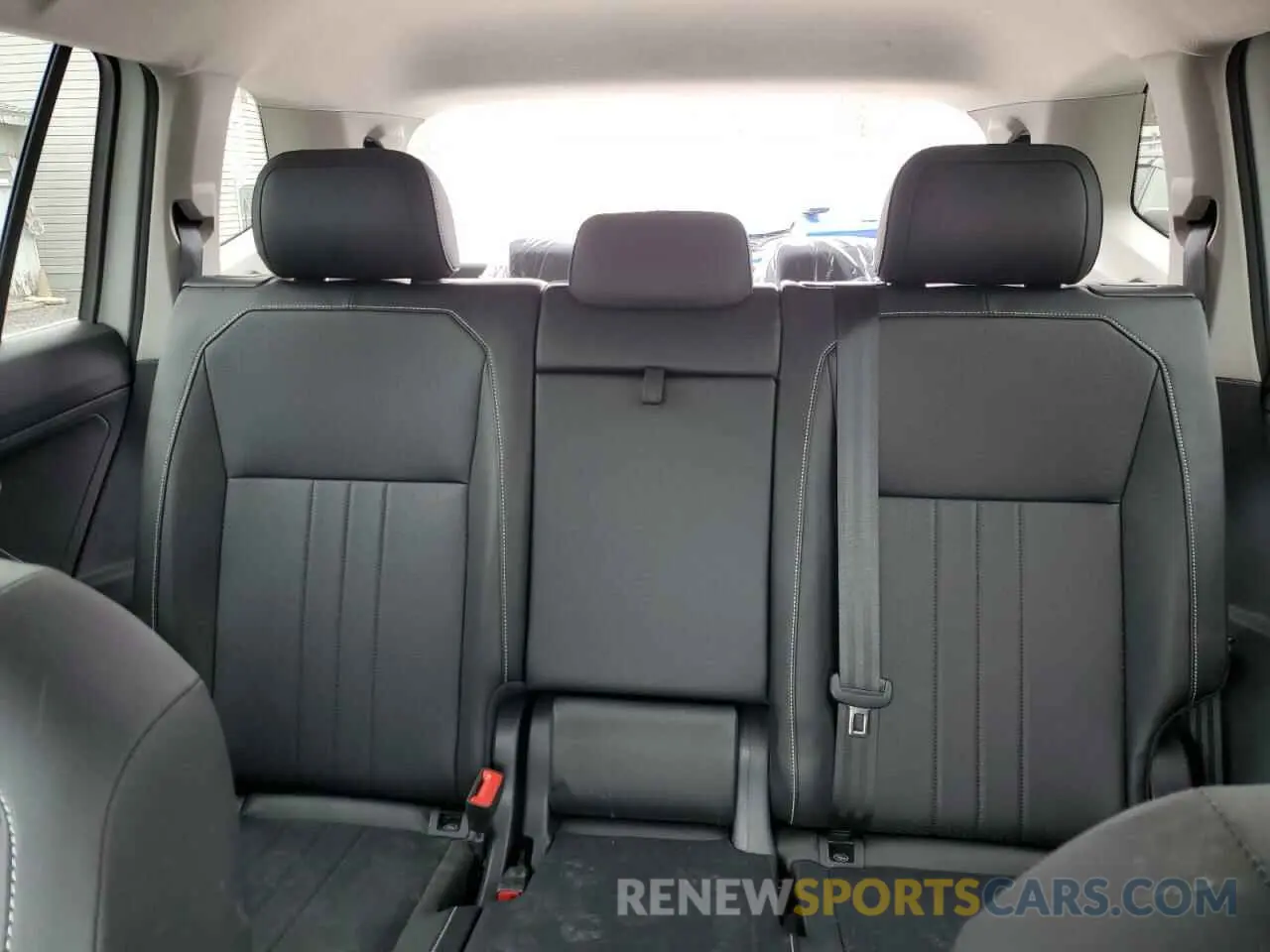10 Photograph of a damaged car 3VV3B7AX2PM115140 VOLKSWAGEN TIGUAN 2023