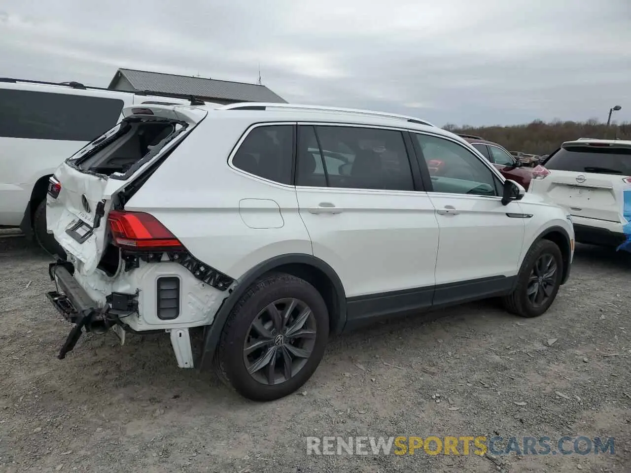 3 Photograph of a damaged car 3VV3B7AX2PM115140 VOLKSWAGEN TIGUAN 2023