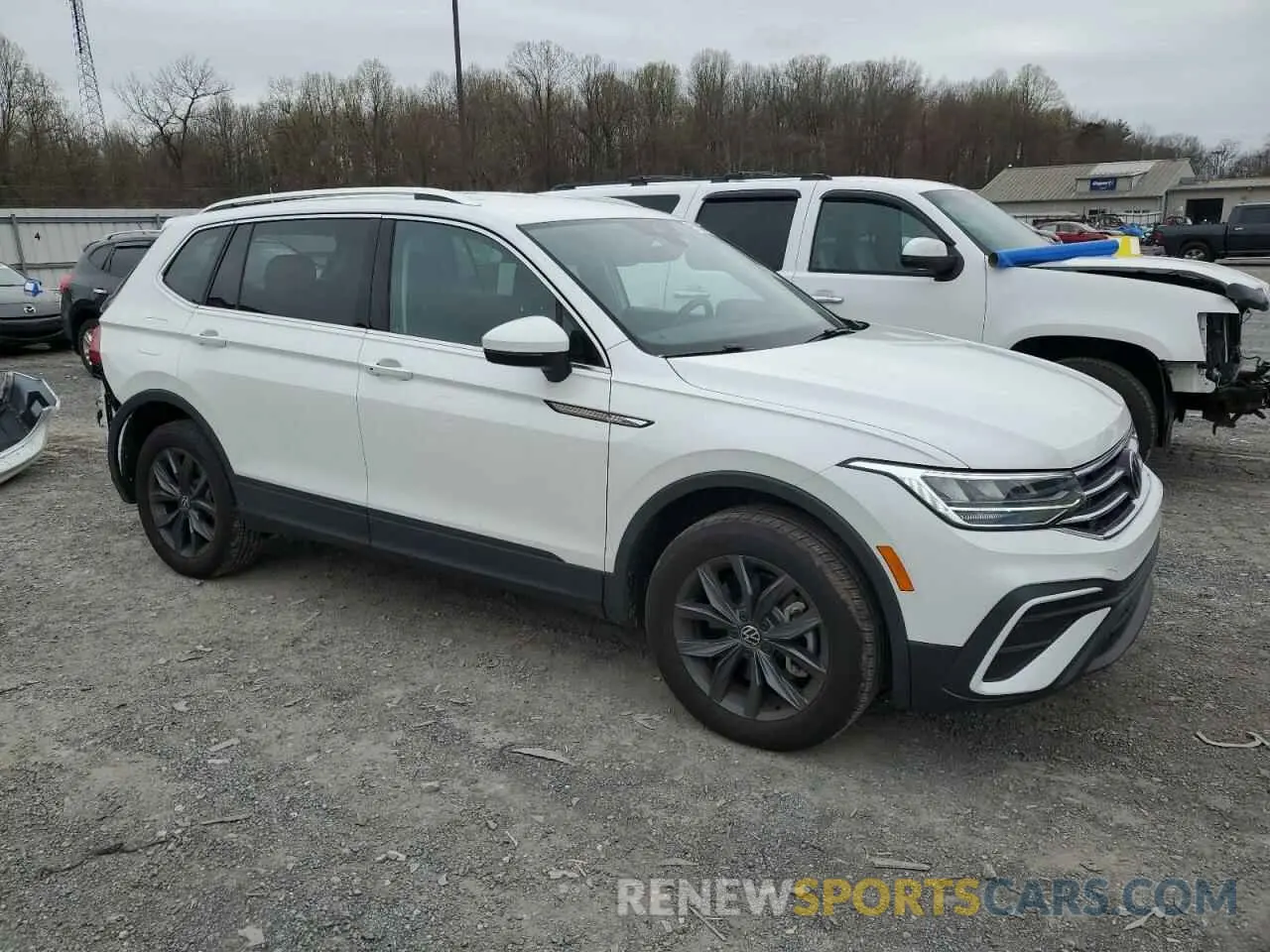 4 Photograph of a damaged car 3VV3B7AX2PM115140 VOLKSWAGEN TIGUAN 2023