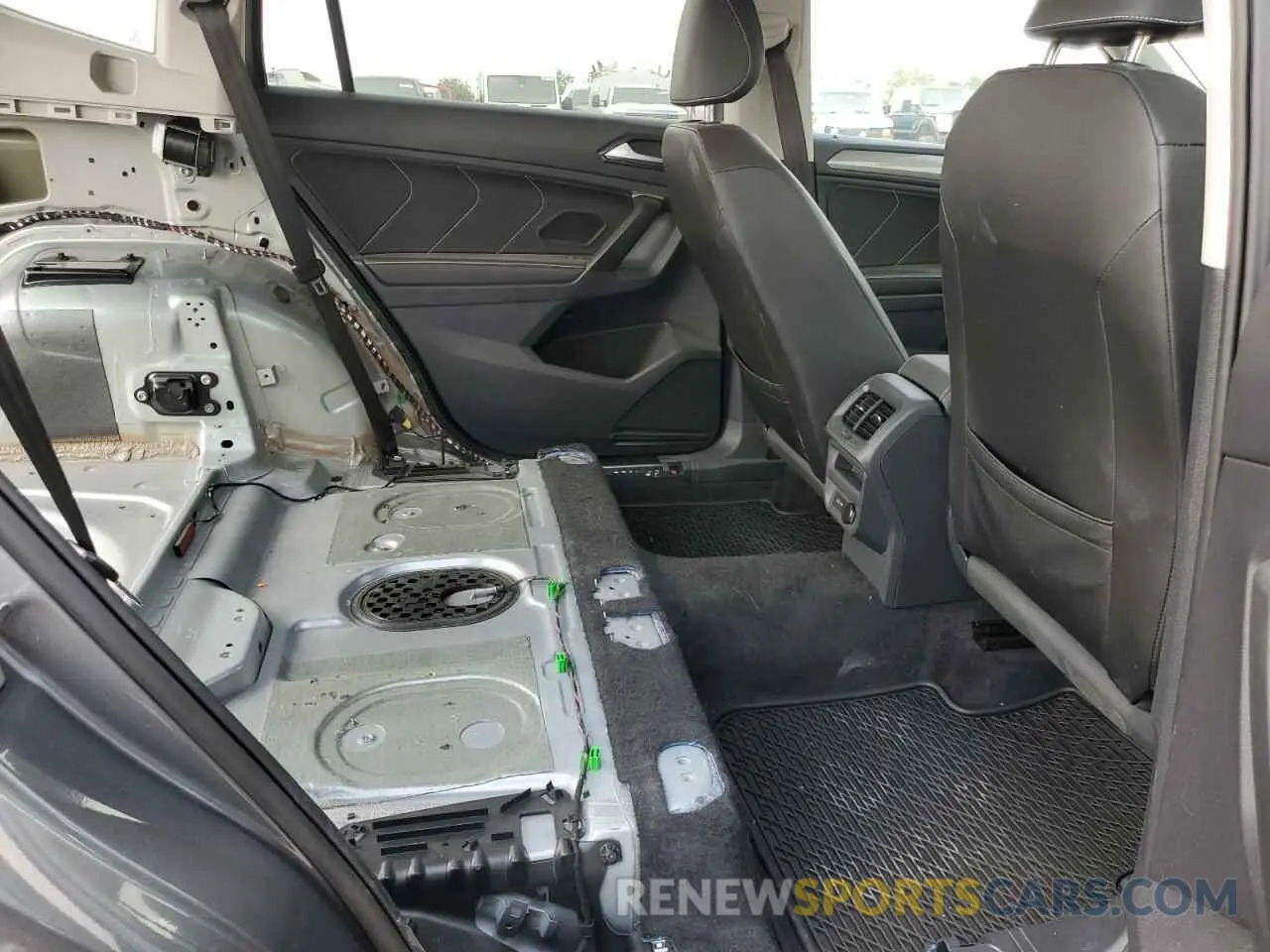 11 Photograph of a damaged car 3VV3B7AX2PM125103 VOLKSWAGEN TIGUAN 2023