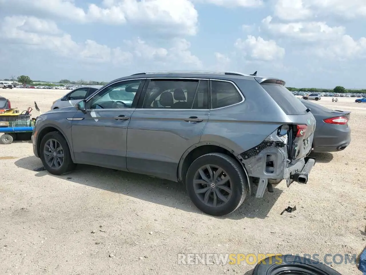 2 Photograph of a damaged car 3VV3B7AX2PM125103 VOLKSWAGEN TIGUAN 2023