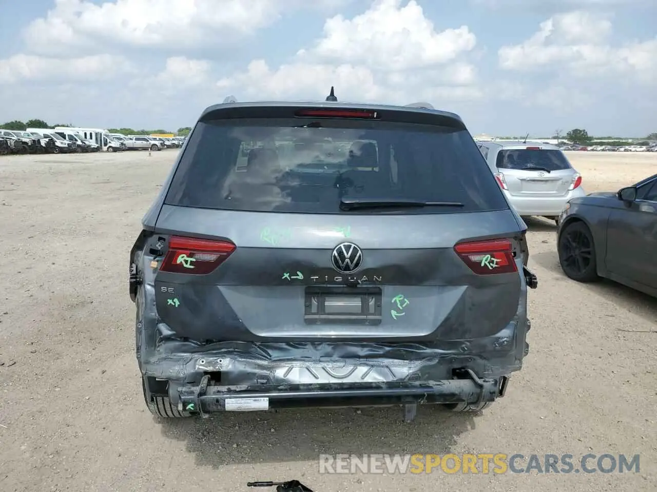 6 Photograph of a damaged car 3VV3B7AX2PM125103 VOLKSWAGEN TIGUAN 2023
