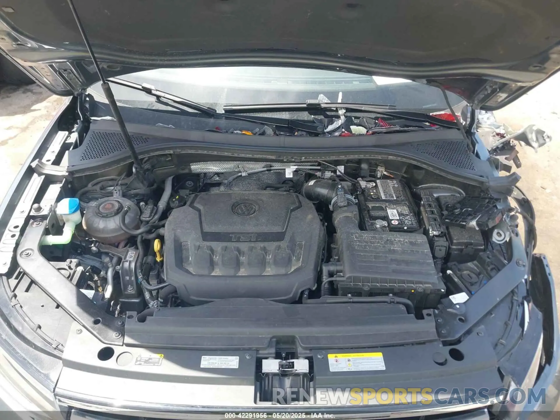 10 Photograph of a damaged car 3VV3B7AX3PM118743 VOLKSWAGEN TIGUAN 2023