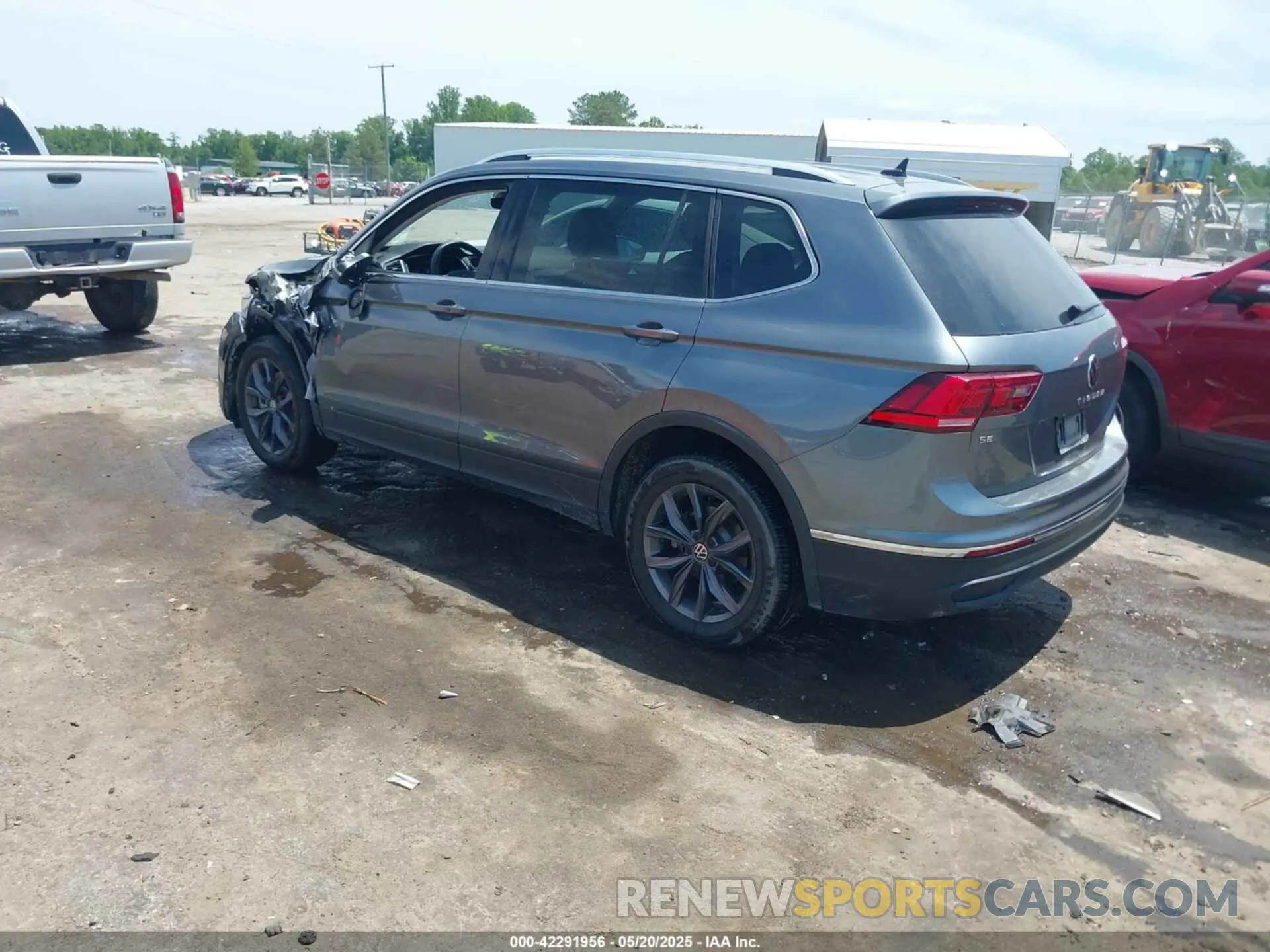 3 Photograph of a damaged car 3VV3B7AX3PM118743 VOLKSWAGEN TIGUAN 2023