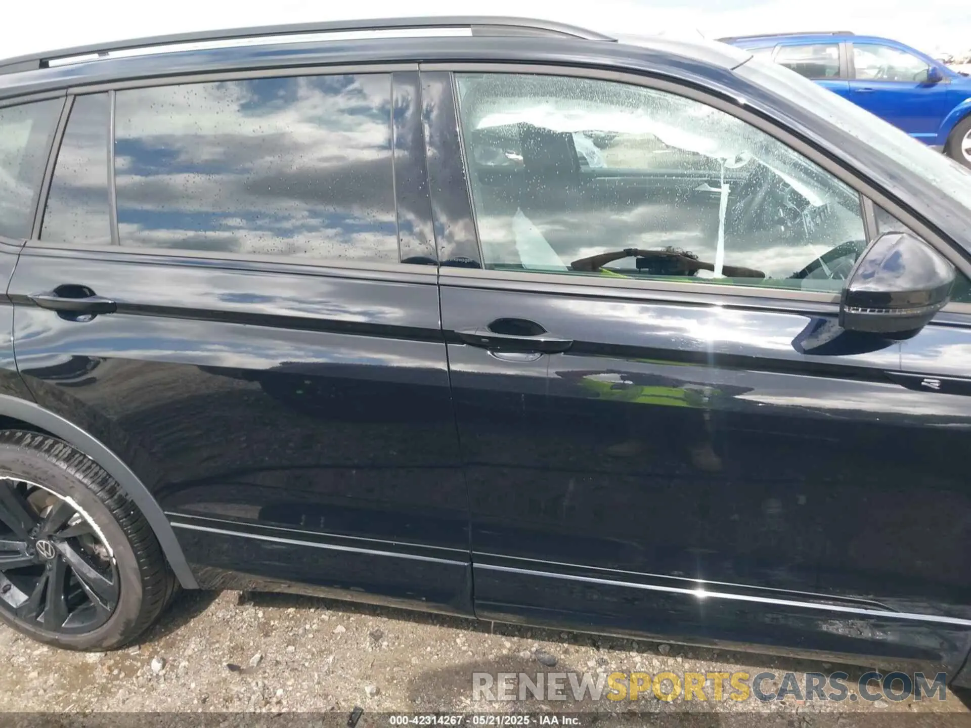 13 Photograph of a damaged car 3VV3B7AX3PM131427 VOLKSWAGEN TIGUAN 2023