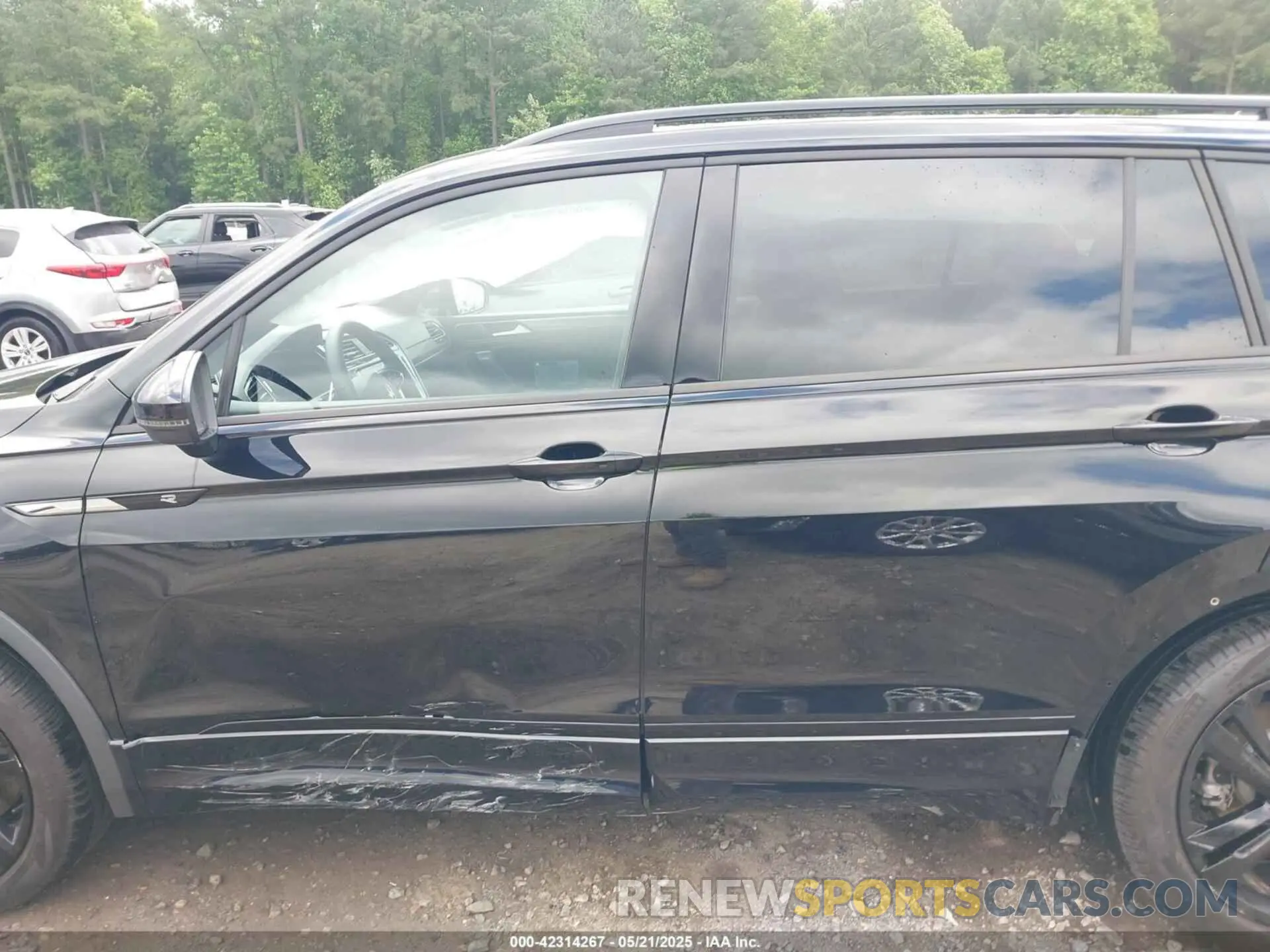14 Photograph of a damaged car 3VV3B7AX3PM131427 VOLKSWAGEN TIGUAN 2023