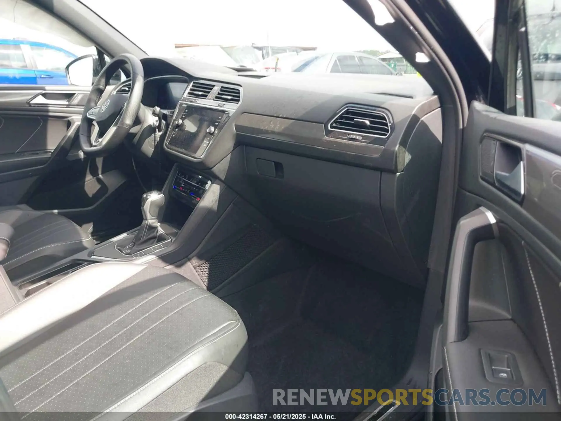 5 Photograph of a damaged car 3VV3B7AX3PM131427 VOLKSWAGEN TIGUAN 2023