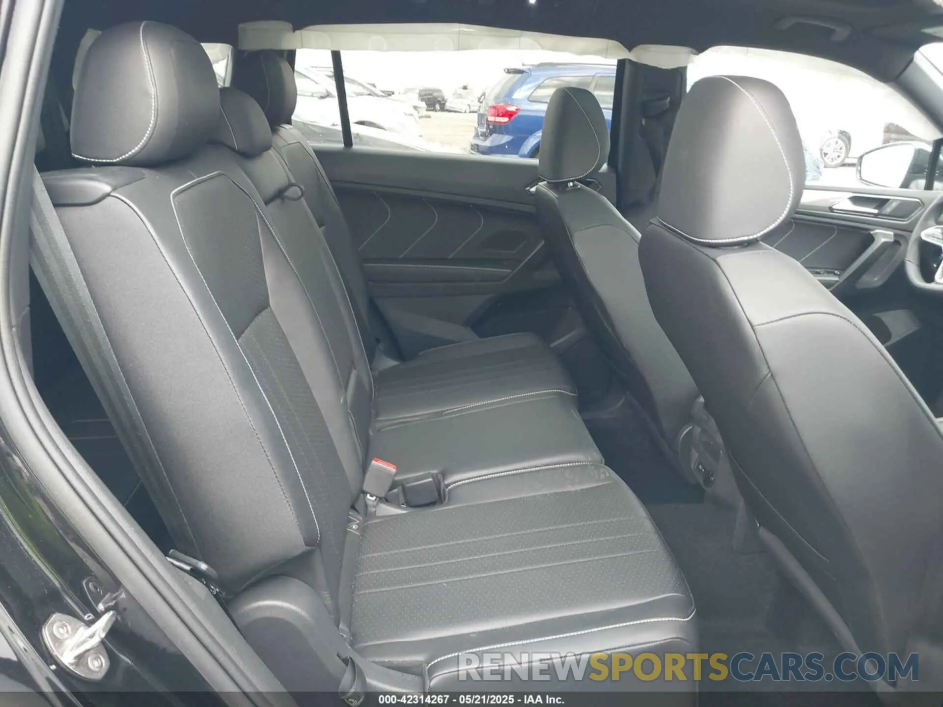 8 Photograph of a damaged car 3VV3B7AX3PM131427 VOLKSWAGEN TIGUAN 2023