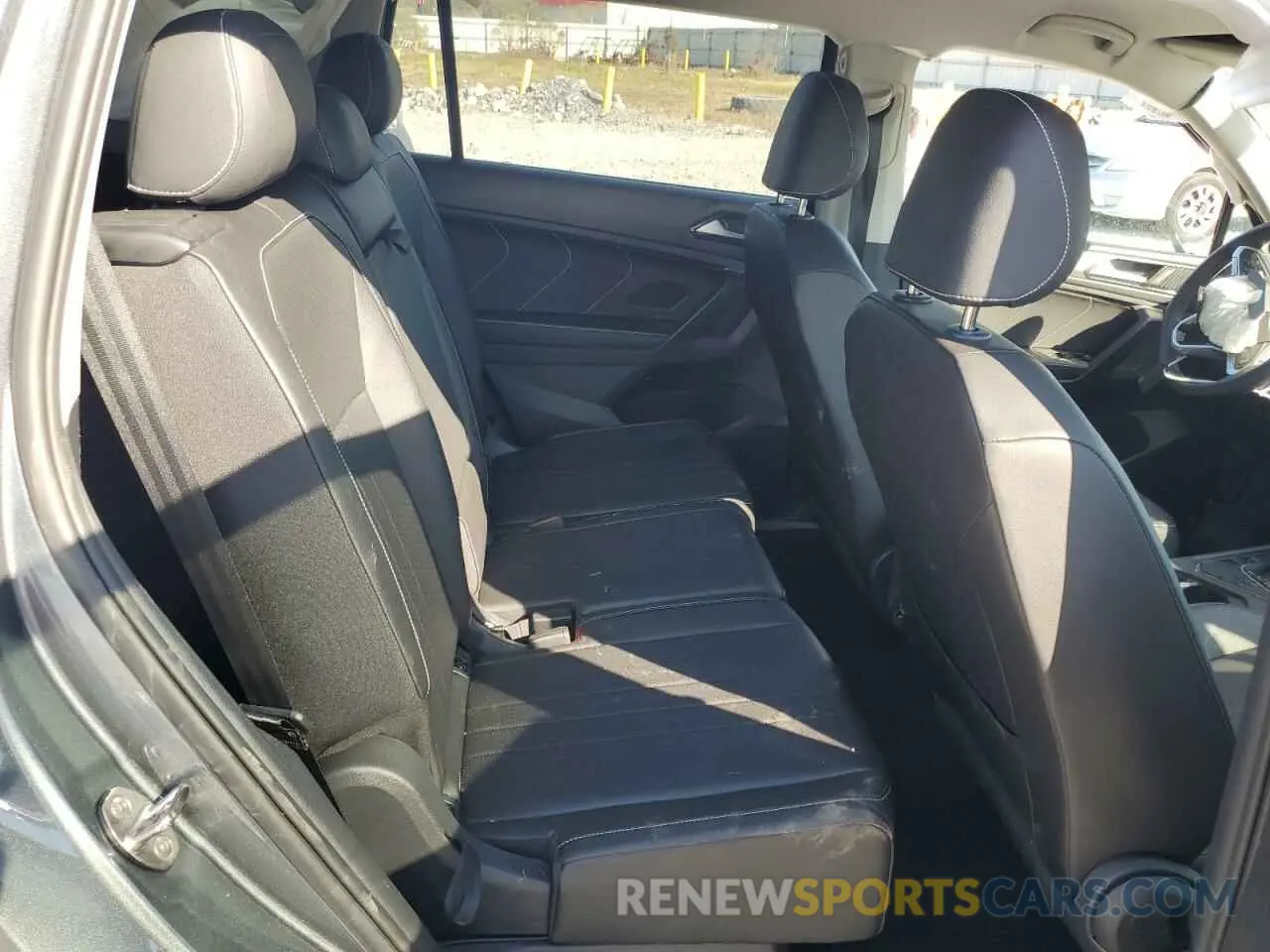 12 Photograph of a damaged car 3VV3B7AX3PM134005 VOLKSWAGEN TIGUAN 2023