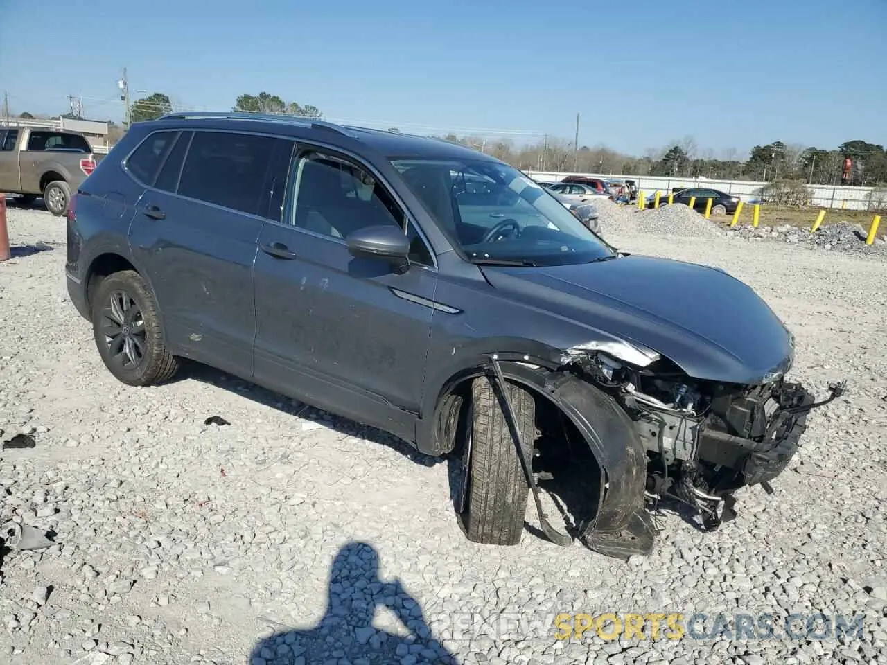 4 Photograph of a damaged car 3VV3B7AX3PM134005 VOLKSWAGEN TIGUAN 2023