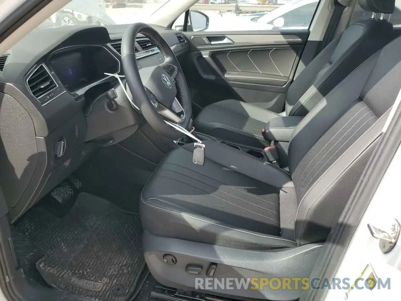 7 Photograph of a damaged car 3VV3B7AX4PM066541 VOLKSWAGEN TIGUAN 2023